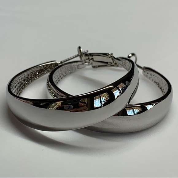 Brand New Silver Mirror Finish Large Hoops - Picture 3 of 10